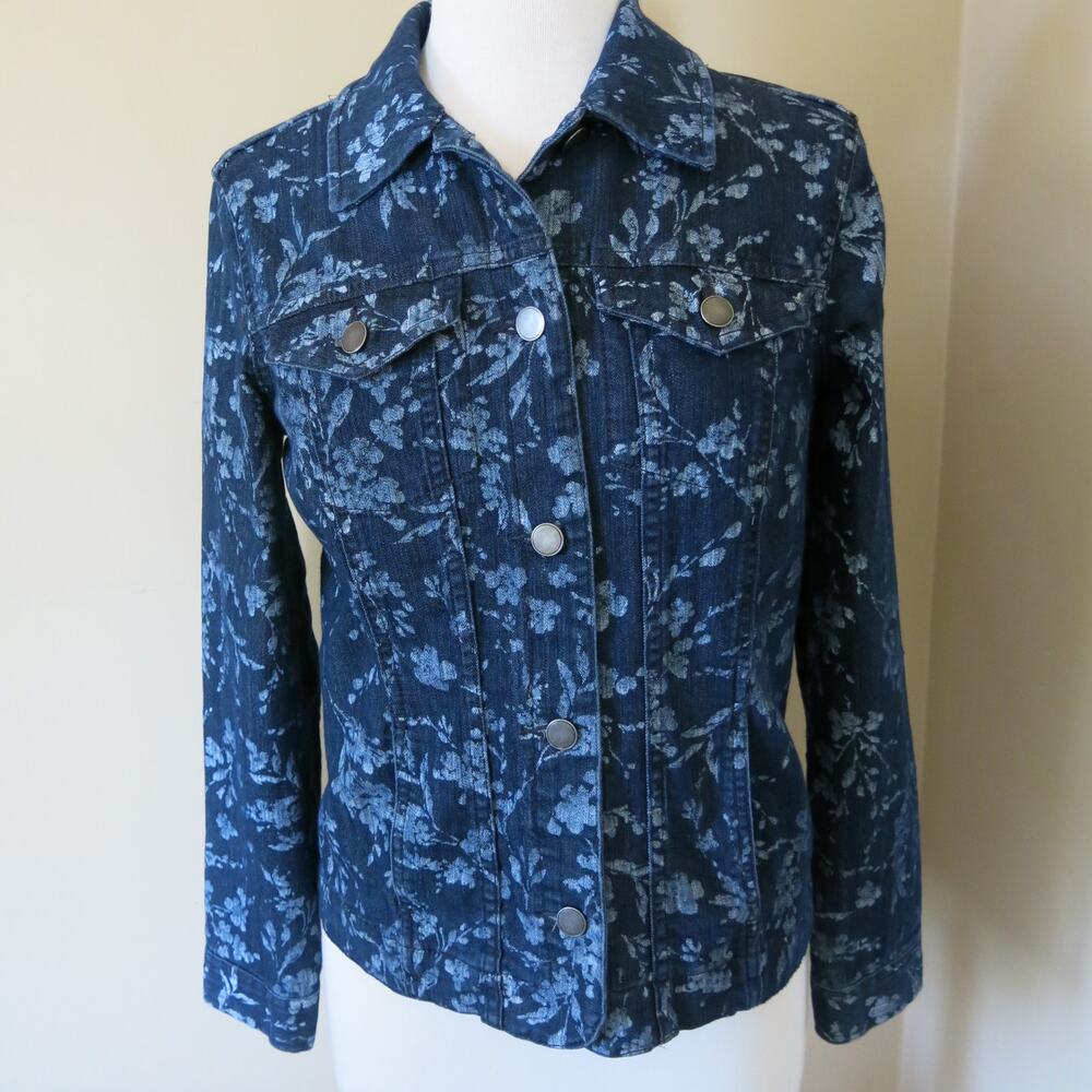 CROFT and BARROW Jean Jacket Size XS Women's  "Stretch" Blue Floral Fall Casual